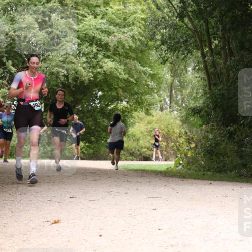 30.08.2026 - Elbe Triathlon Hamburg Antke Förster http://msf.ph/oto/10105081 30.08.2026 12:03:58 Laufen 493, 47, 492 meine-sportfotos.de