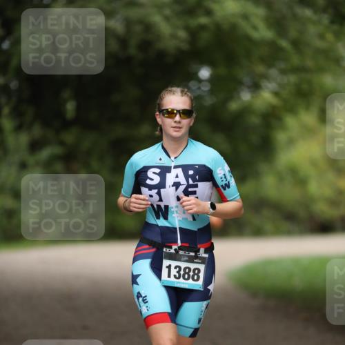 30.08.2026 - Elbe Triathlon Hamburg Antke Förster http://msf.ph/oto/10105082 30.08.2026 12:00:50 Laufen 1388 meine-sportfotos.de
