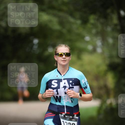 30.08.2026 - Elbe Triathlon Hamburg Antke Förster http://msf.ph/oto/10105084 30.08.2026 12:00:50 Laufen 1388 meine-sportfotos.de
