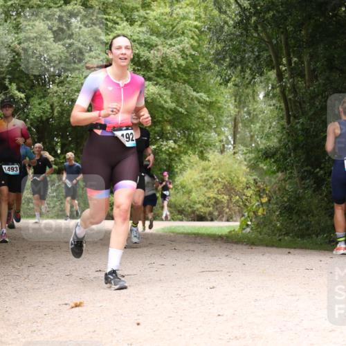 30.08.2026 - Elbe Triathlon Hamburg Antke Förster http://msf.ph/oto/10105085 30.08.2026 12:03:59 Laufen 1493, 144, 192, 1674 meine-sportfotos.de