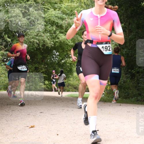 30.08.2026 - Elbe Triathlon Hamburg Antke Förster http://msf.ph/oto/10105089 30.08.2026 12:04:00 Laufen 1493, 192, 1674 meine-sportfotos.de