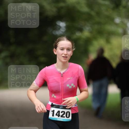 30.08.2026 - Elbe Triathlon Hamburg Antke Förster http://msf.ph/oto/10105096 30.08.2026 12:00:56 Laufen 1420 meine-sportfotos.de