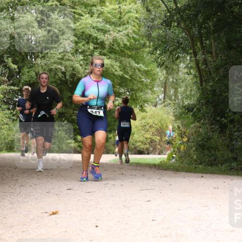 30.08.2026 - Elbe Triathlon Hamburg Antke Förster http://msf.ph/oto/10105101 30.08.2026 12:04:04 Laufen 1448, 947, 1674 meine-sportfotos.de