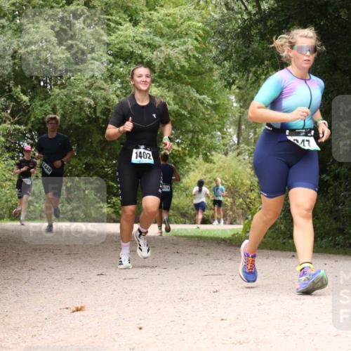 30.08.2026 - Elbe Triathlon Hamburg Antke Förster http://msf.ph/oto/10105105 30.08.2026 12:04:05 Laufen 1448, 1402, 674, 17 meine-sportfotos.de