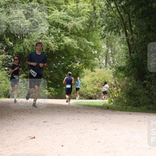 30.08.2026 - Elbe Triathlon Hamburg Antke Förster http://msf.ph/oto/10105111 30.08.2026 12:04:07 Laufen 487, 1448, 1674, 14 meine-sportfotos.de