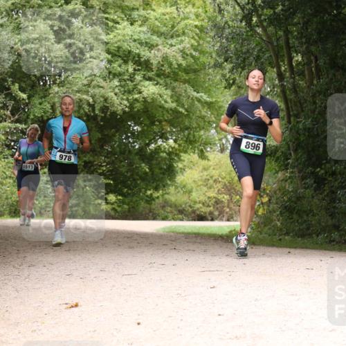 30.08.2026 - Elbe Triathlon Hamburg Antke Förster http://msf.ph/oto/10105123 30.08.2026 12:04:23 Laufen 1513, 978, 896 meine-sportfotos.de