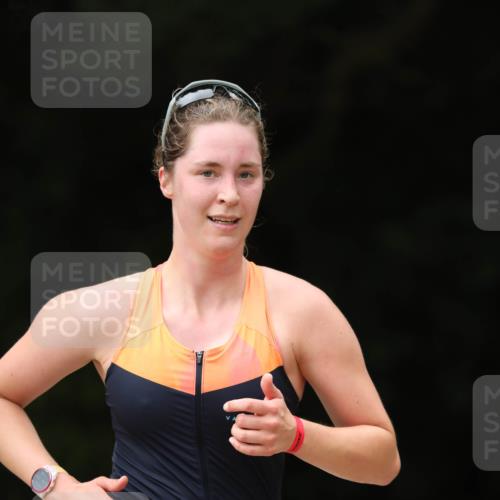 30.08.2026 - Elbe Triathlon Hamburg Antke Förster http://msf.ph/oto/10105124 30.08.2026 12:01:12 Laufen 991 meine-sportfotos.de