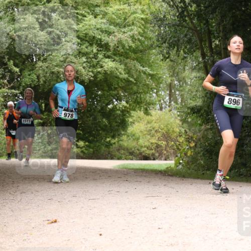 30.08.2026 - Elbe Triathlon Hamburg Antke Förster http://msf.ph/oto/10105125 30.08.2026 12:04:24 Laufen 1513, 978, 896 meine-sportfotos.de