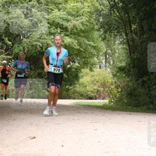30.08.2026 - Elbe Triathlon Hamburg Antke Förster http://msf.ph/oto/10105127 30.08.2026 12:04:25 Laufen 364, 1513, 978, 89 meine-sportfotos.de