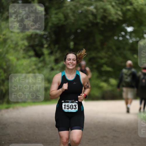 30.08.2026 - Elbe Triathlon Hamburg Antke Förster http://msf.ph/oto/10105128 30.08.2026 12:01:15 Laufen 1503 meine-sportfotos.de