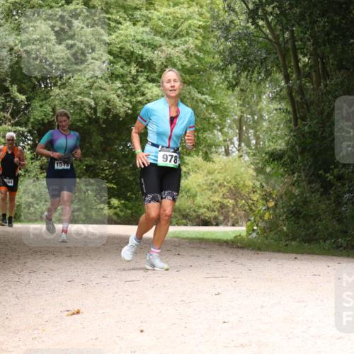 30.08.2026 - Elbe Triathlon Hamburg Antke Förster http://msf.ph/oto/10105129 30.08.2026 12:04:25 Laufen 364, 1515, 978 meine-sportfotos.de