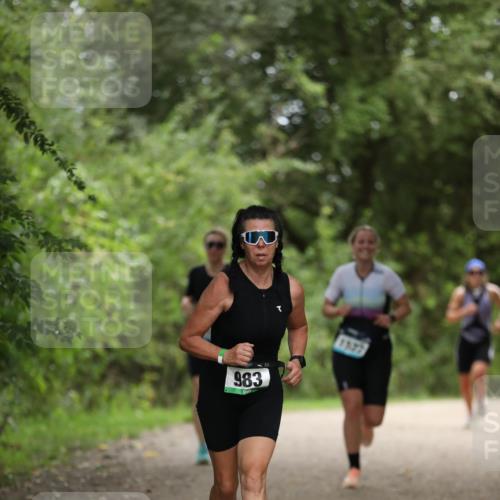 30.08.2026 - Elbe Triathlon Hamburg Antke Förster http://msf.ph/oto/10105140 30.08.2026 12:01:26 Laufen 983, 1522 meine-sportfotos.de