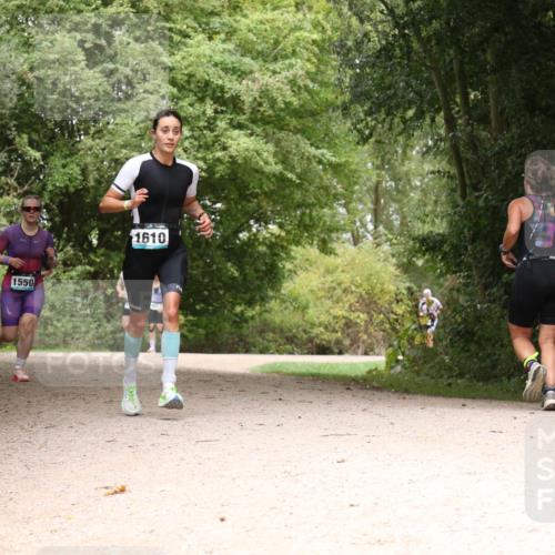 30.08.2026 - Elbe Triathlon Hamburg Antke Förster http://msf.ph/oto/10105157 30.08.2026 12:04:49 Laufen 1610, 1550 meine-sportfotos.de