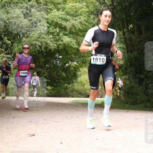 30.08.2026 - Elbe Triathlon Hamburg Antke Förster http://msf.ph/oto/10105161 30.08.2026 12:04:50 Laufen 1610, 923, 1550 meine-sportfotos.de