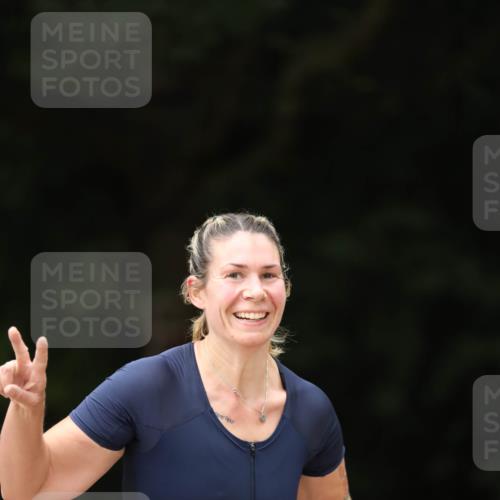 30.08.2026 - Elbe Triathlon Hamburg Antke Förster http://msf.ph/oto/10105172 30.08.2026 12:01:42 Laufen 931 meine-sportfotos.de