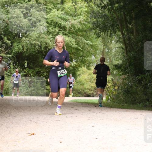 30.08.2026 - Elbe Triathlon Hamburg Antke Förster http://msf.ph/oto/10105175 30.08.2026 12:04:55 Laufen 1095, 3, 3, 923 meine-sportfotos.de