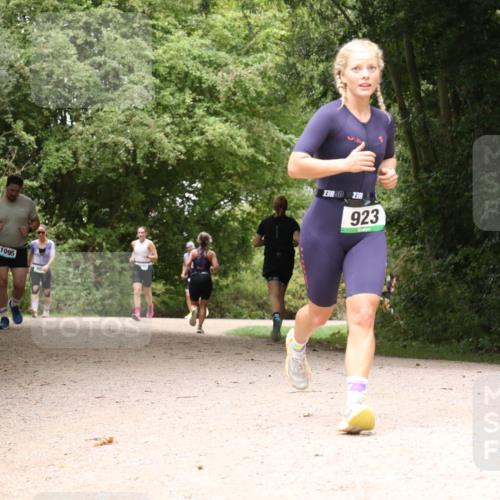 30.08.2026 - Elbe Triathlon Hamburg Antke Förster http://msf.ph/oto/10105179 30.08.2026 12:04:56 Laufen 1095, 3, 50, 923 meine-sportfotos.de