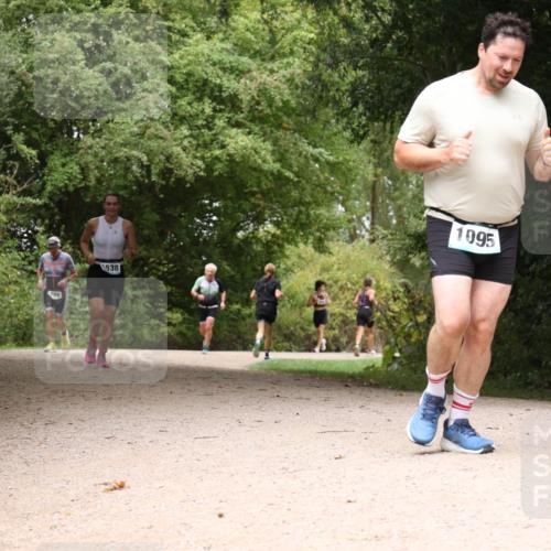 30.08.2026 - Elbe Triathlon Hamburg Antke Förster http://msf.ph/oto/10105193 30.08.2026 12:05:02 Laufen 803, 789, 1538, 1095 meine-sportfotos.de