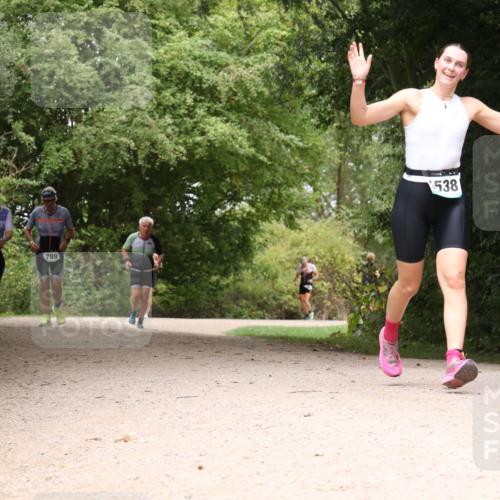 30.08.2026 - Elbe Triathlon Hamburg Antke Förster http://msf.ph/oto/10105203 30.08.2026 12:05:07 Laufen 803, 789, 538 meine-sportfotos.de