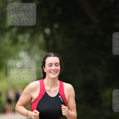 30.08.2026 - Elbe Triathlon Hamburg Antke Förster http://msf.ph/oto/10105206 30.08.2026 12:01:58 Laufen 2, 463 meine-sportfotos.de