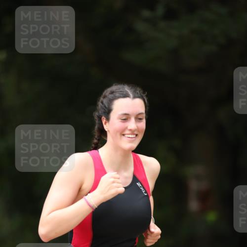 30.08.2026 - Elbe Triathlon Hamburg Antke Förster http://msf.ph/oto/10105208 30.08.2026 12:01:58 Laufen 46 meine-sportfotos.de
