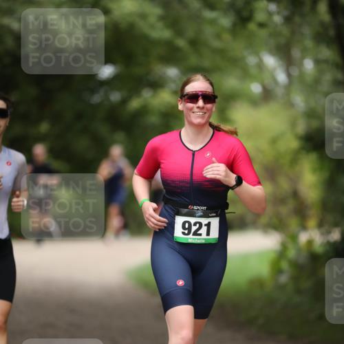 30.08.2026 - Elbe Triathlon Hamburg Antke Förster http://msf.ph/oto/10105212 30.08.2026 12:02:00 Laufen 921 meine-sportfotos.de