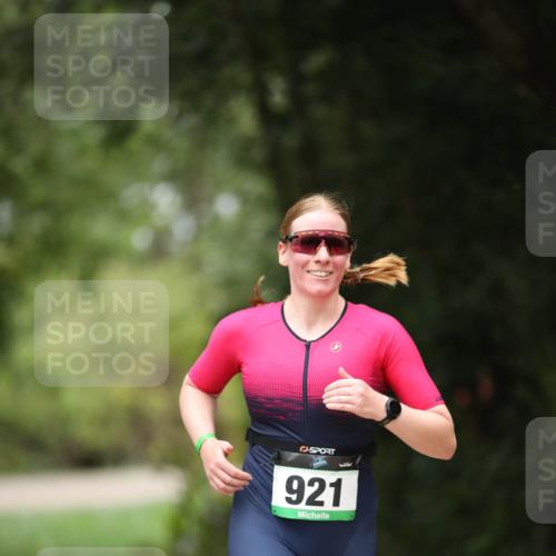 30.08.2026 - Elbe Triathlon Hamburg Antke Förster http://msf.ph/oto/10105216 30.08.2026 12:02:01 Laufen 921 meine-sportfotos.de