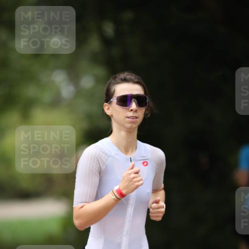 30.08.2026 - Elbe Triathlon Hamburg Antke Förster http://msf.ph/oto/10105220 30.08.2026 12:02:02 Laufen  meine-sportfotos.de