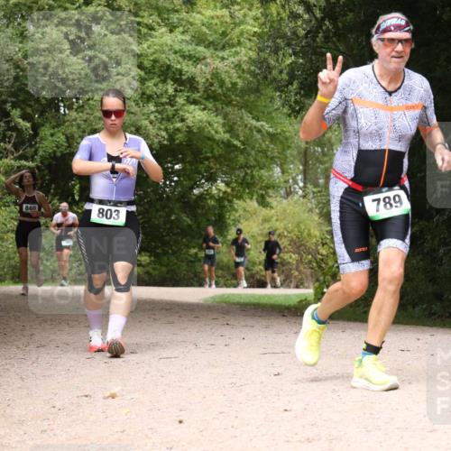 30.08.2026 - Elbe Triathlon Hamburg Antke Förster http://msf.ph/oto/10105223 30.08.2026 12:05:14 Laufen 840, 803, 789, 1366 meine-sportfotos.de