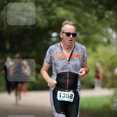 30.08.2026 - Elbe Triathlon Hamburg Antke Förster http://msf.ph/oto/10105226 30.08.2026 12:02:04 Laufen 1358 meine-sportfotos.de
