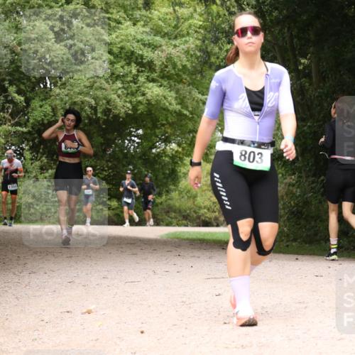 30.08.2026 - Elbe Triathlon Hamburg Antke Förster http://msf.ph/oto/10105229 30.08.2026 12:05:17 Laufen 1355, 8402, 803 meine-sportfotos.de