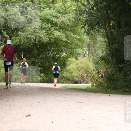 30.08.2026 - Elbe Triathlon Hamburg Antke Förster http://msf.ph/oto/10105237 30.08.2026 12:05:45 Laufen 1357 meine-sportfotos.de