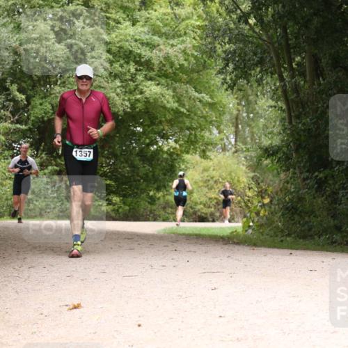 30.08.2026 - Elbe Triathlon Hamburg Antke Förster http://msf.ph/oto/10105239 30.08.2026 12:05:47 Laufen 1357 meine-sportfotos.de