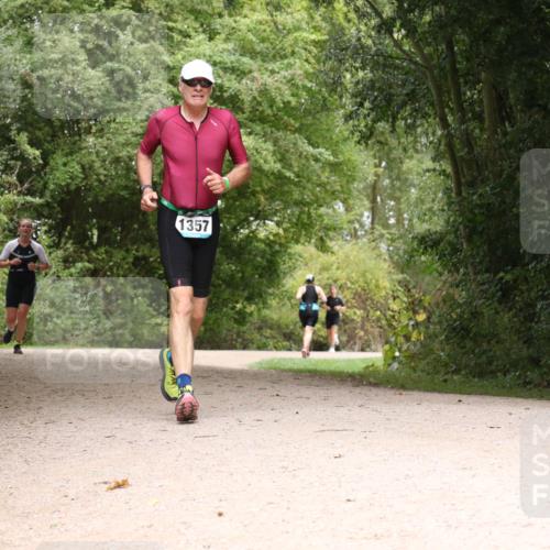 30.08.2026 - Elbe Triathlon Hamburg Antke Förster http://msf.ph/oto/10105241 30.08.2026 12:05:47 Laufen 1357 meine-sportfotos.de