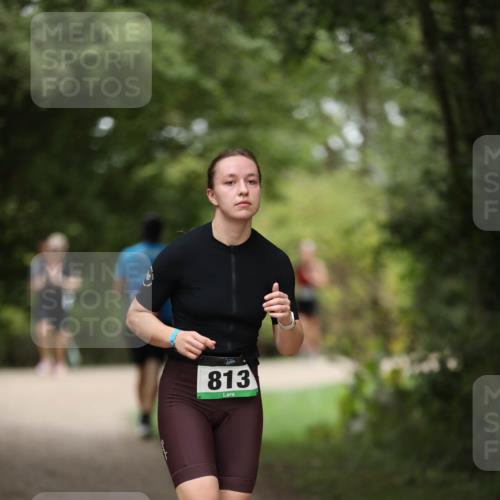 30.08.2026 - Elbe Triathlon Hamburg Antke Förster http://msf.ph/oto/10105242 30.08.2026 12:02:11 Laufen 813 meine-sportfotos.de