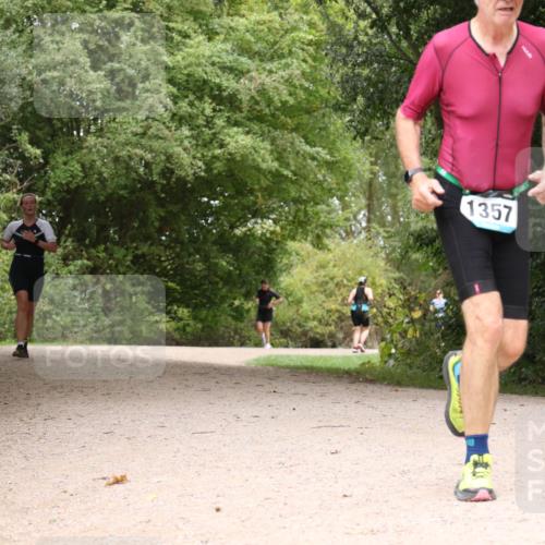 30.08.2026 - Elbe Triathlon Hamburg Antke Förster http://msf.ph/oto/10105245 30.08.2026 12:05:49 Laufen 1357 meine-sportfotos.de