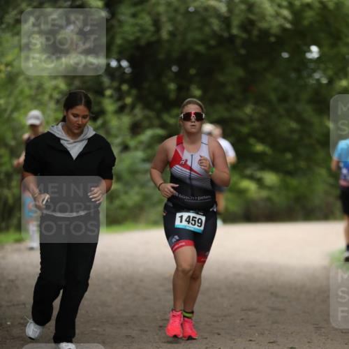 30.08.2026 - Elbe Triathlon Hamburg Antke Förster http://msf.ph/oto/10105246 30.08.2026 12:02:14 Laufen 1459 meine-sportfotos.de