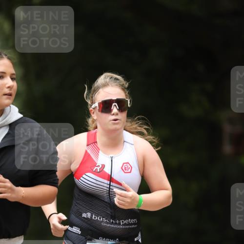 30.08.2026 - Elbe Triathlon Hamburg Antke Förster http://msf.ph/oto/10105258 30.08.2026 12:02:18 Laufen 1459 meine-sportfotos.de