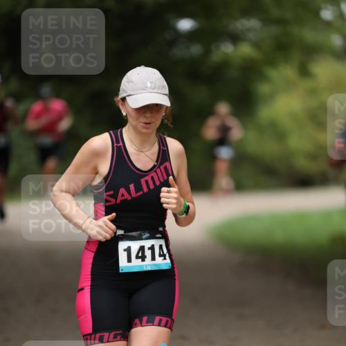 30.08.2026 - Elbe Triathlon Hamburg Antke Förster http://msf.ph/oto/10105262 30.08.2026 12:02:22 Laufen 1414 meine-sportfotos.de