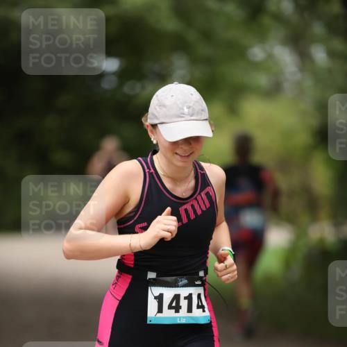 30.08.2026 - Elbe Triathlon Hamburg Antke Förster http://msf.ph/oto/10105264 30.08.2026 12:02:23 Laufen 1414 meine-sportfotos.de