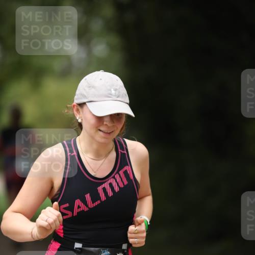 30.08.2026 - Elbe Triathlon Hamburg Antke Förster http://msf.ph/oto/10105266 30.08.2026 12:02:23 Laufen 1414 meine-sportfotos.de