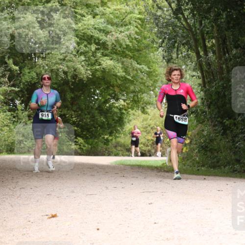 30.08.2026 - Elbe Triathlon Hamburg Antke Förster http://msf.ph/oto/10105271 30.08.2026 12:06:07 Laufen 915, 1658 meine-sportfotos.de