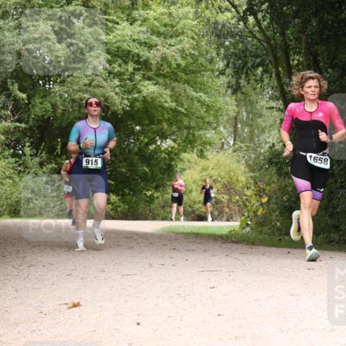 30.08.2026 - Elbe Triathlon Hamburg Antke Förster http://msf.ph/oto/10105273 30.08.2026 12:06:08 Laufen 533, 915, 1658 meine-sportfotos.de