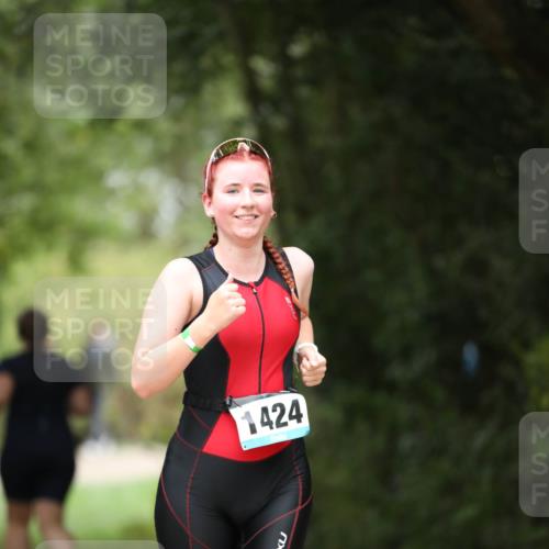 30.08.2026 - Elbe Triathlon Hamburg Antke Förster http://msf.ph/oto/10105276 30.08.2026 12:02:30 Laufen 1424 meine-sportfotos.de