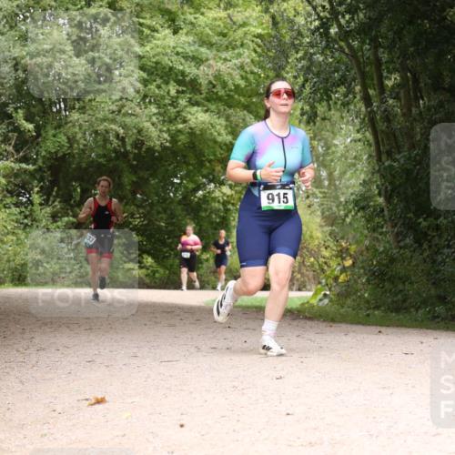 30.08.2026 - Elbe Triathlon Hamburg Antke Förster http://msf.ph/oto/10105277 30.08.2026 12:06:10 Laufen 33, 915 meine-sportfotos.de
