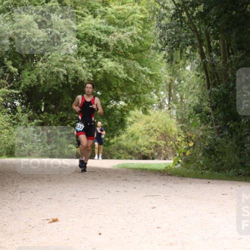30.08.2026 - Elbe Triathlon Hamburg Antke Förster http://msf.ph/oto/10105283 30.08.2026 12:06:11 Laufen 633 meine-sportfotos.de