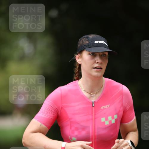 30.08.2026 - Elbe Triathlon Hamburg Antke Förster http://msf.ph/oto/10105288 30.08.2026 12:02:34 Laufen 1488 meine-sportfotos.de