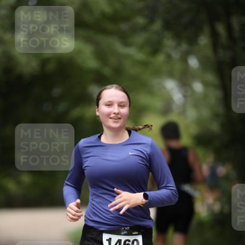 30.08.2026 - Elbe Triathlon Hamburg Antke Förster http://msf.ph/oto/10105300 30.08.2026 12:02:47 Laufen 1460 meine-sportfotos.de