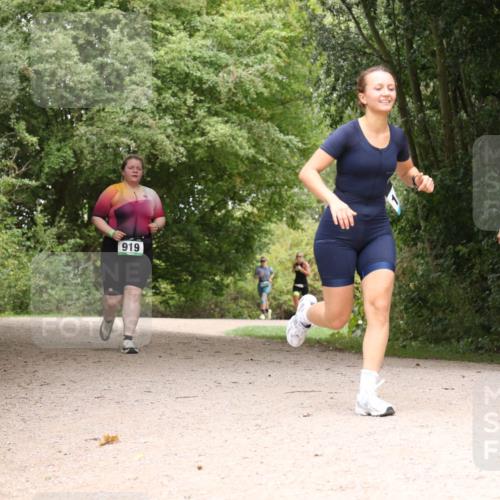 30.08.2026 - Elbe Triathlon Hamburg Antke Förster http://msf.ph/oto/10105303 30.08.2026 12:06:24 Laufen 919 meine-sportfotos.de