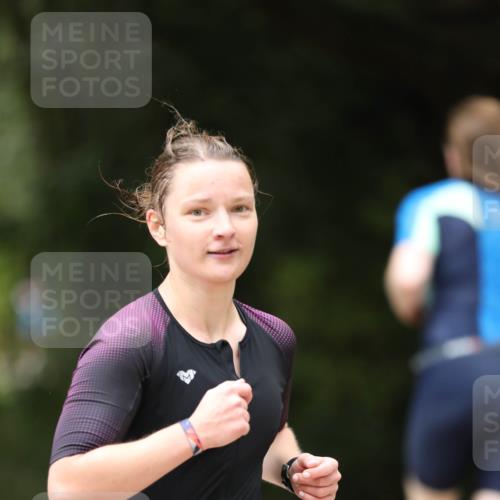 30.08.2026 - Elbe Triathlon Hamburg Antke Förster http://msf.ph/oto/10105308 30.08.2026 12:02:49 Laufen 1525 meine-sportfotos.de
